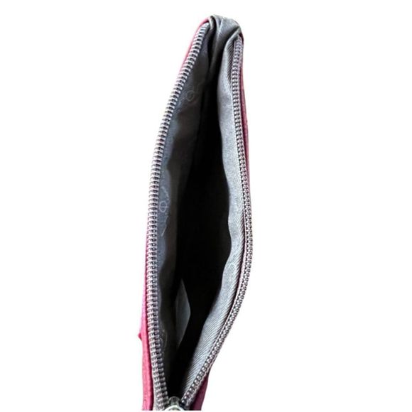 Like🆕 BOC red wristlet with ID window, 7 x 3.5 in - Picture 3 of 4